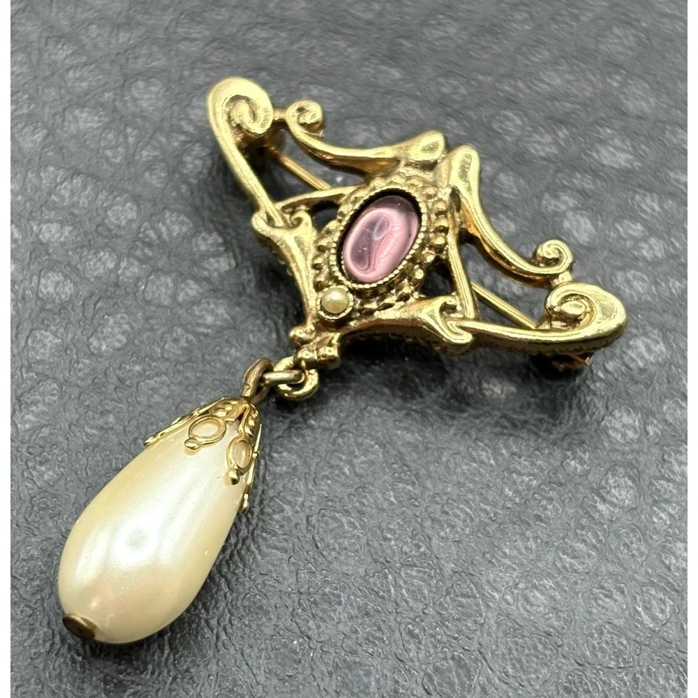 1928 Brand Vintage Pin Brooch Faux Pearl Dangle Purple Gripoix Style Cabochon